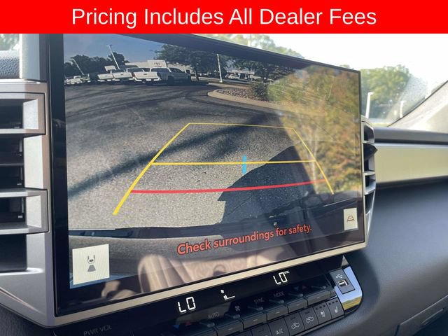 Used 2025 Toyota Tundra Limited AWD/4WD image 32