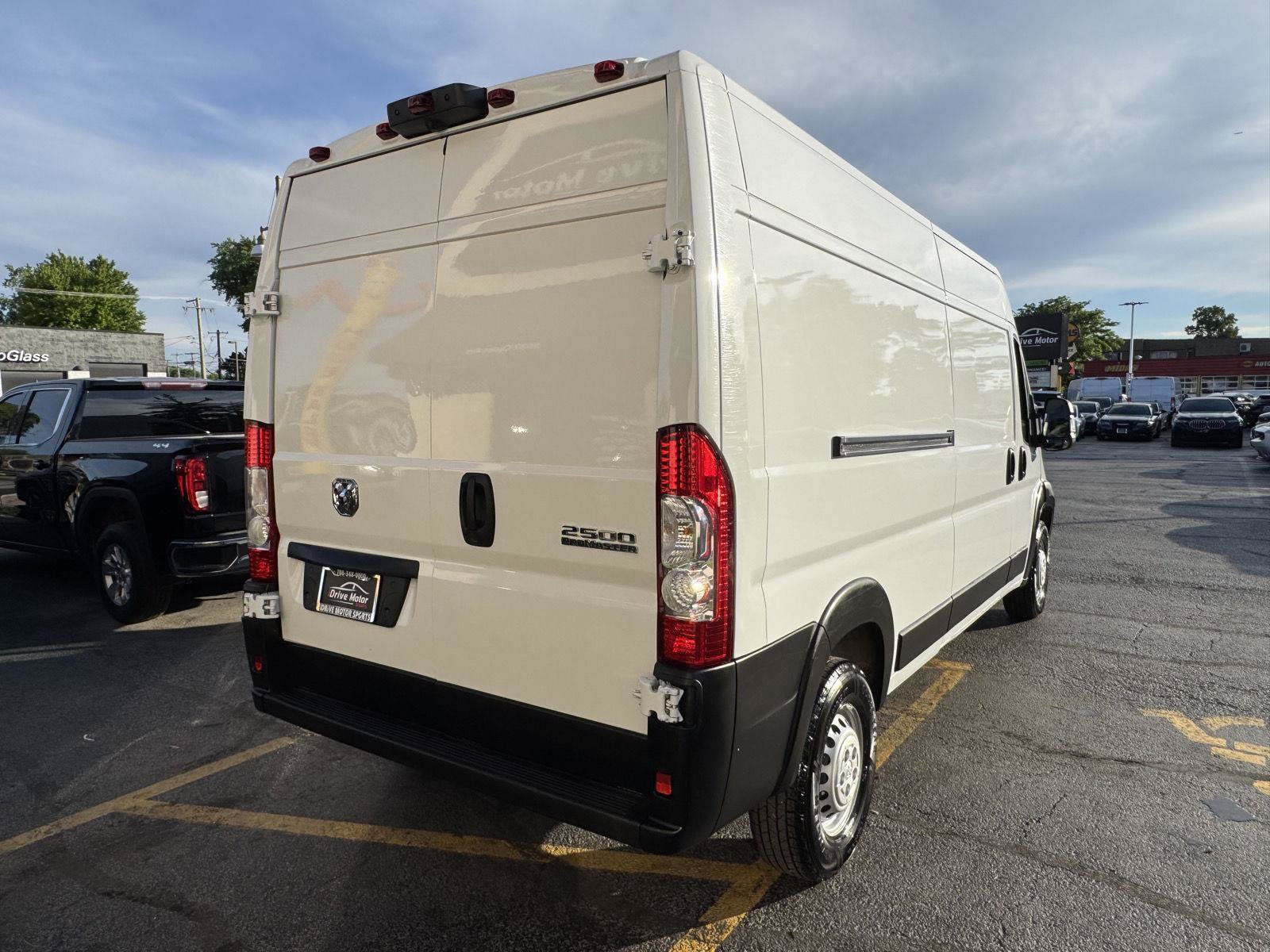 Used 2025 RAM ProMaster 2500 w/ Convenience Group FWD image 11