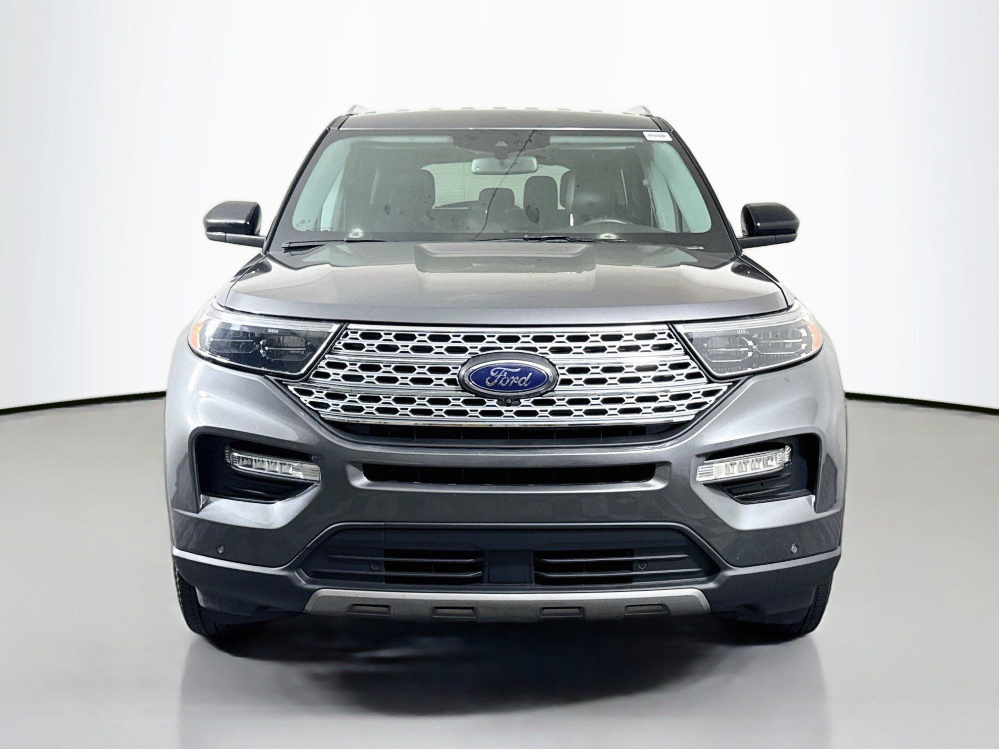 Used 2023 Ford Explorer Limited AWD/4WD image 2