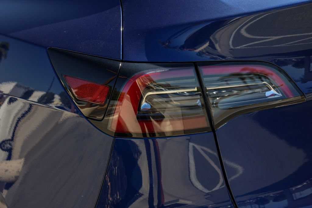 Used 2024 Tesla Model Y Long Range AWD/4WD image 7
