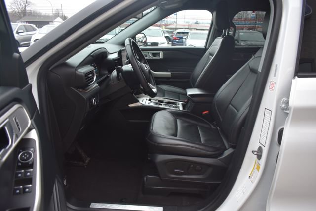 Used 2023 Ford Explorer Limited image 13