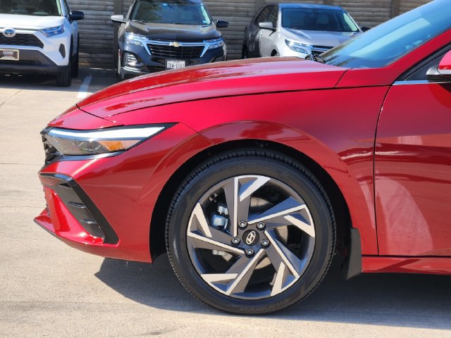 Used 2024 Hyundai Elantra Limited FWD image 16