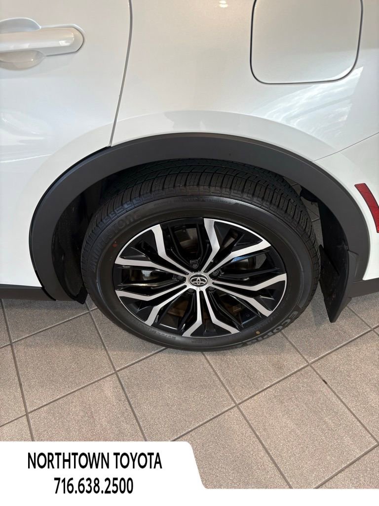 Used 2024 Toyota Crown XLE image 11