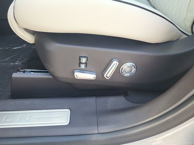 New 2025 Lincoln Nautilus Black Label image 15