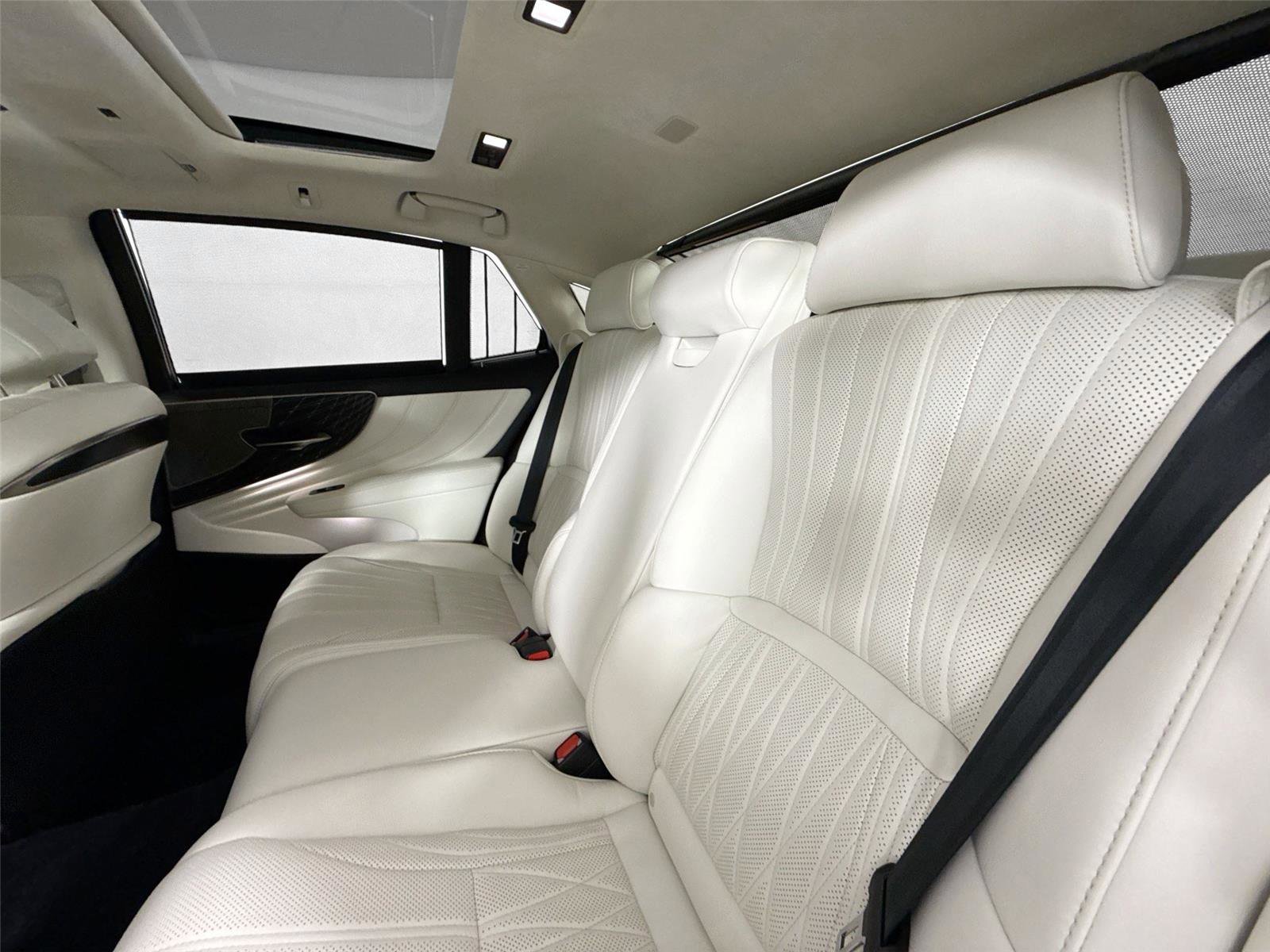 Used 2022 Lexus LS 500 RWD image 32