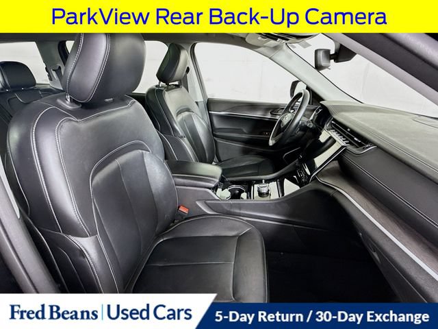 Used 2022 Jeep Grand Cherokee L Limited AWD/4WD image 38