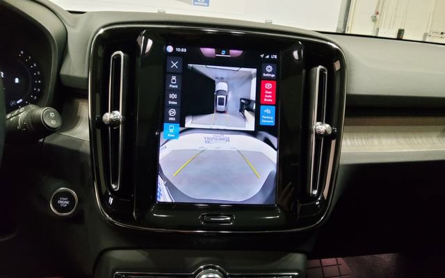 Used 2024 Volvo XC40 B5 Plus w/ Protection Package Premier AWD/4WD image 30