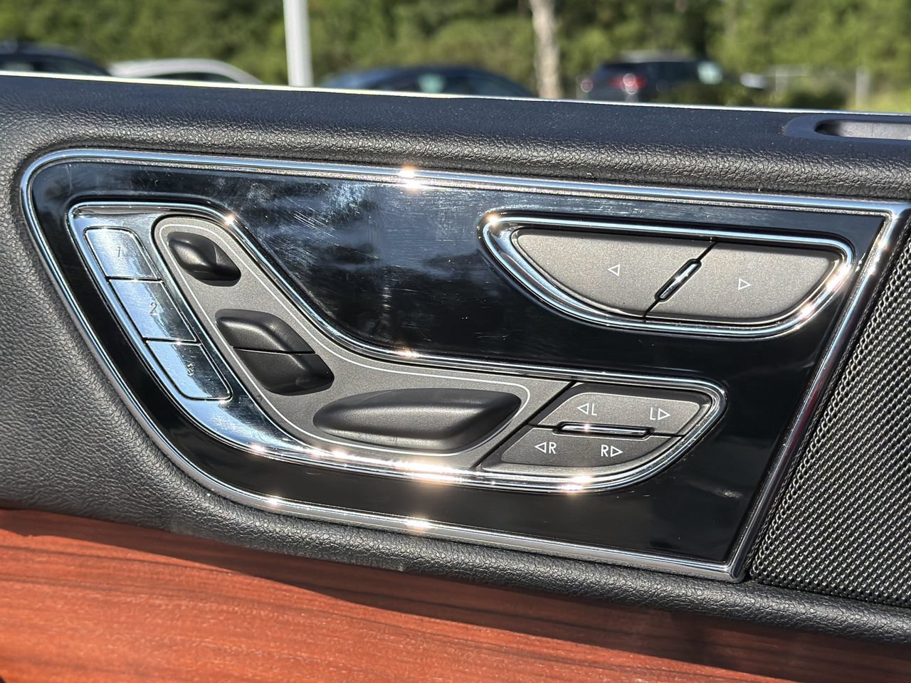Used 2020 Lincoln Navigator Reserve AWD/4WD image 14