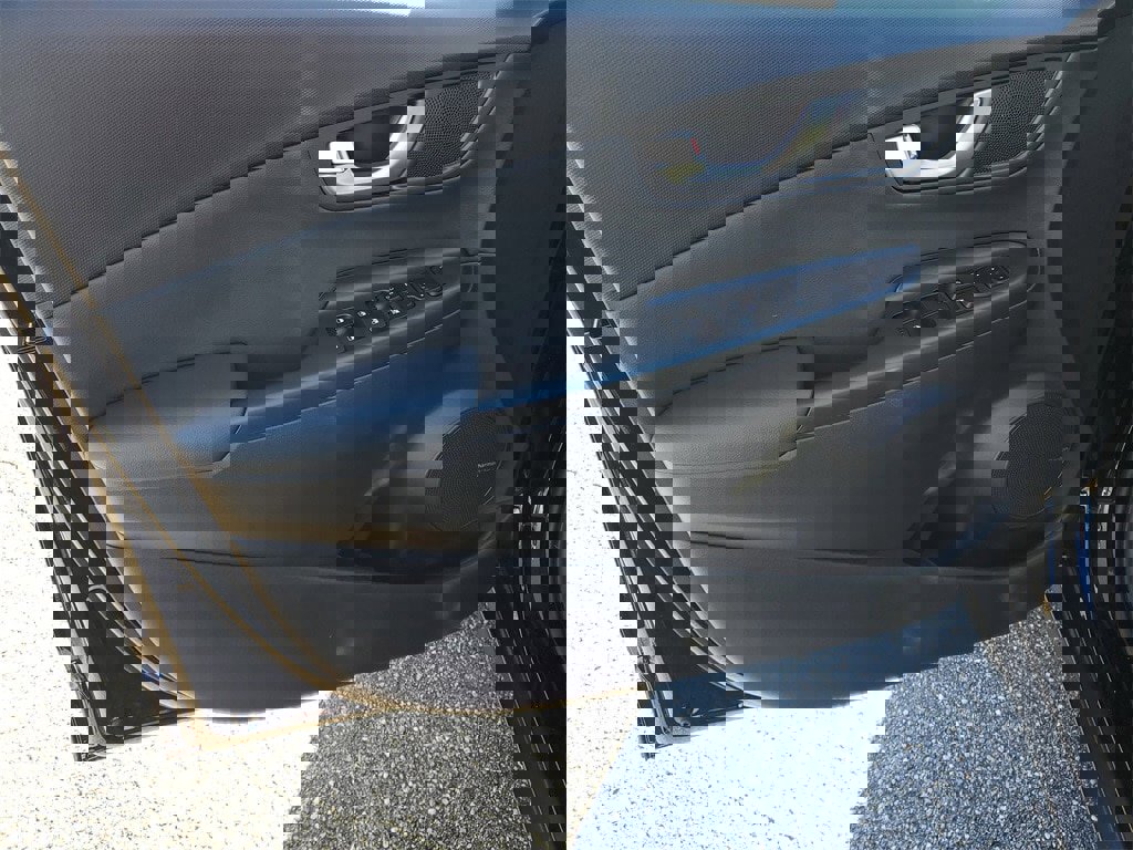 Used 2023 Hyundai Kona Limited w/ Cargo Package image 8