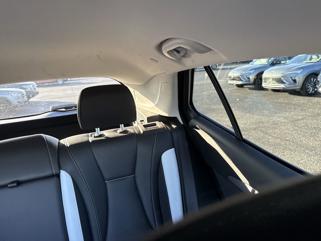 Certified 2025 Buick Envision Sport Touring image 12