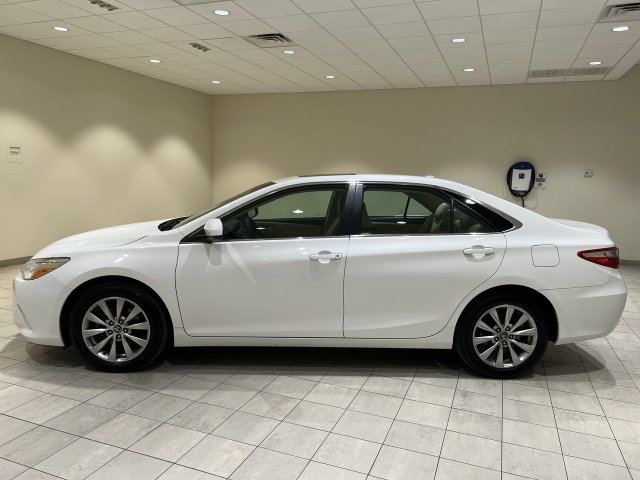 Used 2017 Toyota Camry XLE FWD image 2