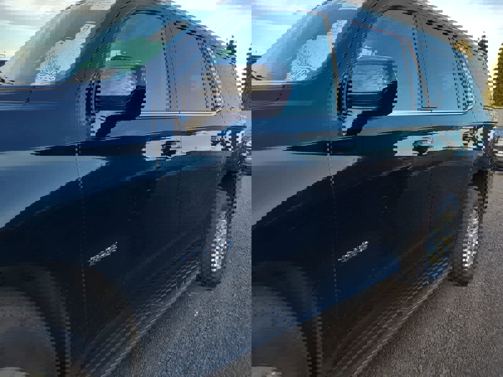 Used 2023 Chevrolet Tahoe LT image 2