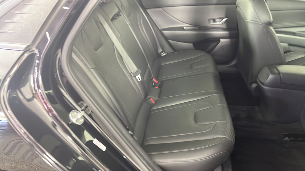 Used 2022 Hyundai Elantra Limited w/ Cargo Package FWD image 14
