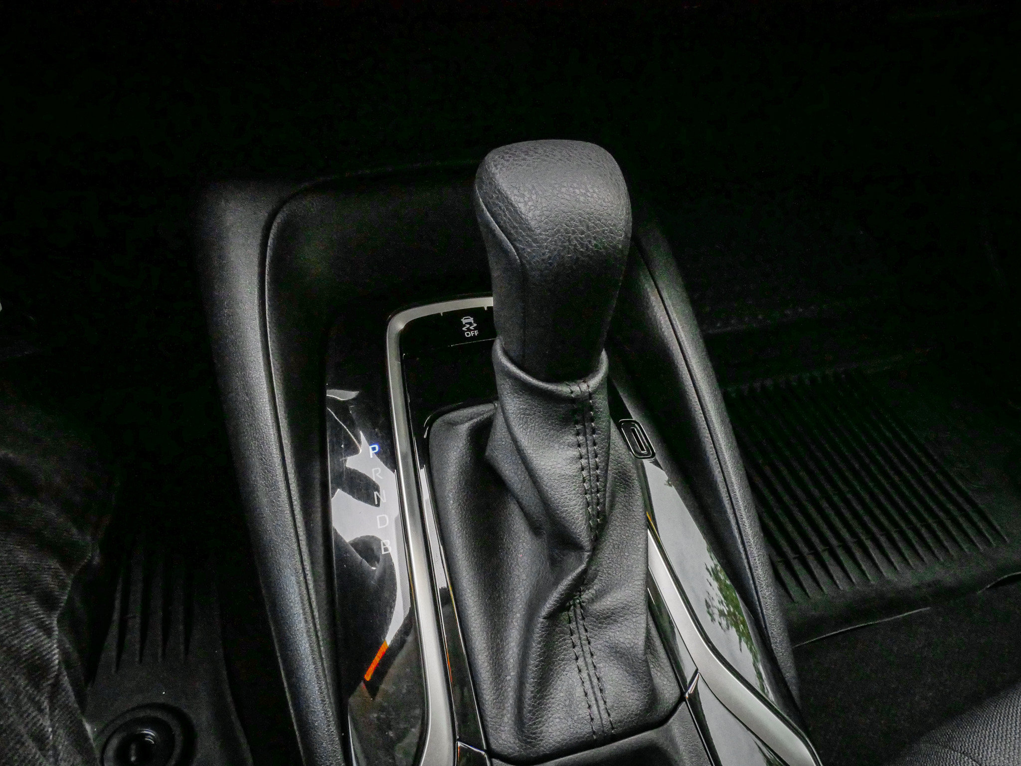 Used 2022 Toyota Corolla LE FWD image 25
