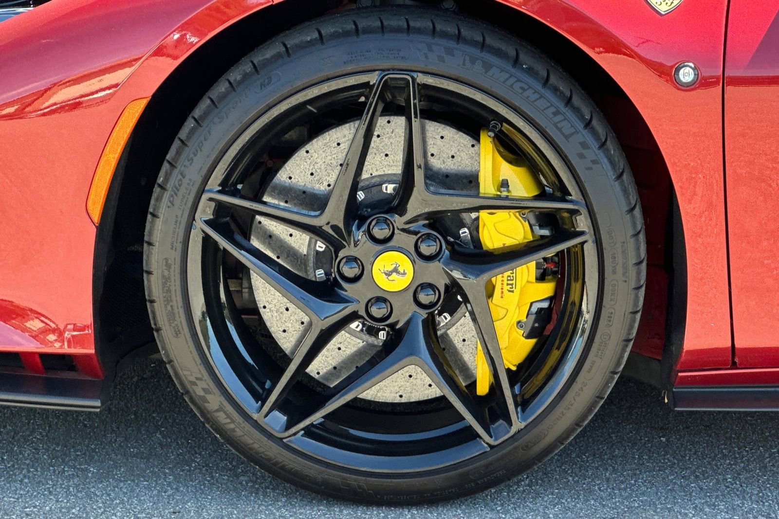 Used 2022 Ferrari F8 Tributo image 44