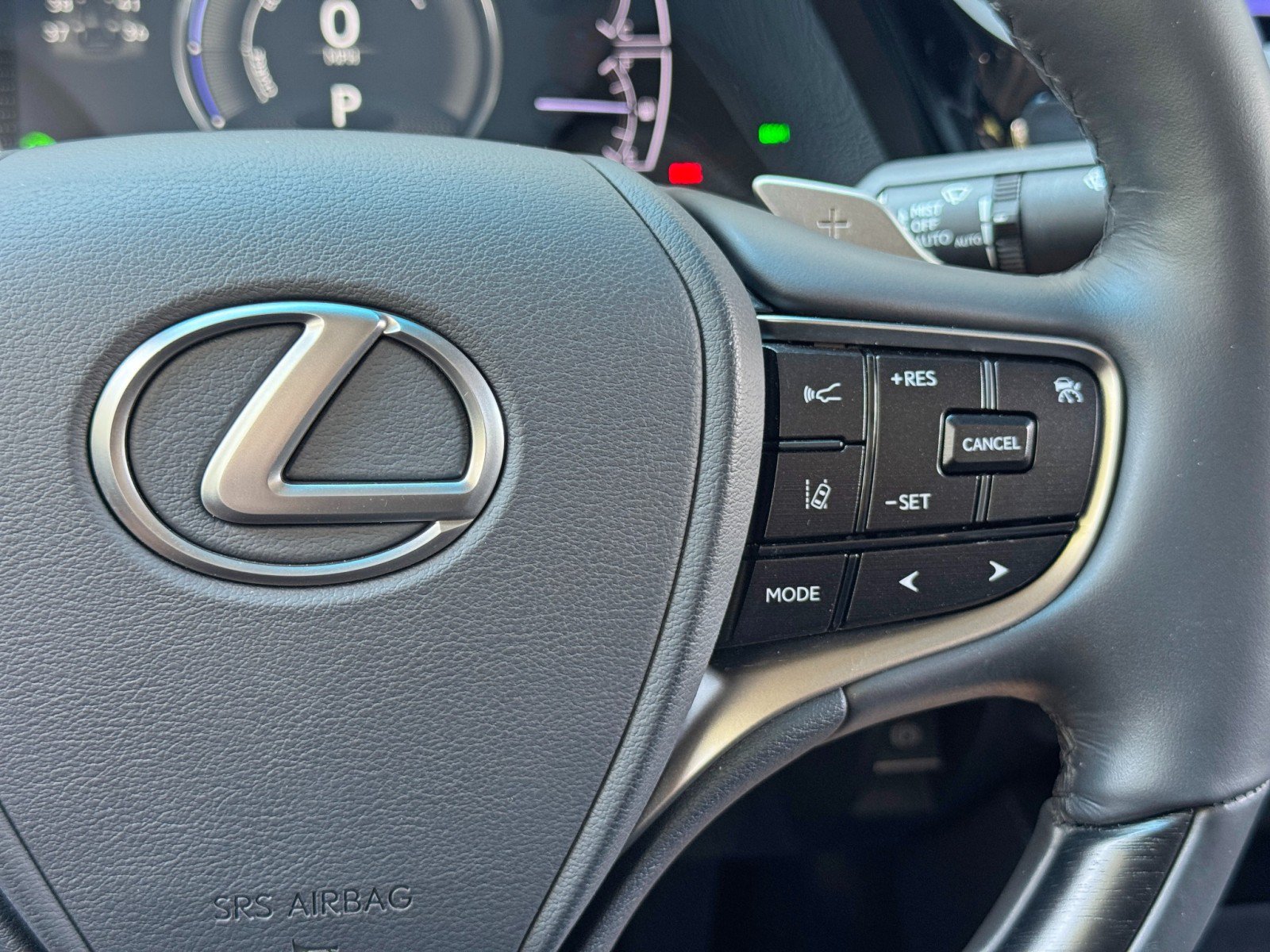 Used 2024 Lexus ES 300h w/ Accessory Package (Z2) FWD image 25