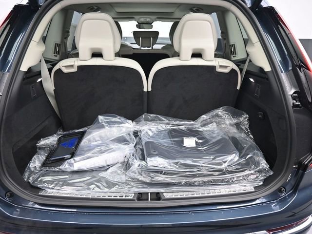 New 2026 Volvo XC90 B6 Ultra w/ Protection Package image 36