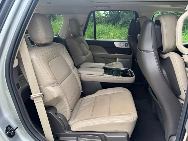 Used 2023 Lincoln Navigator Reserve AWD/4WD image 18