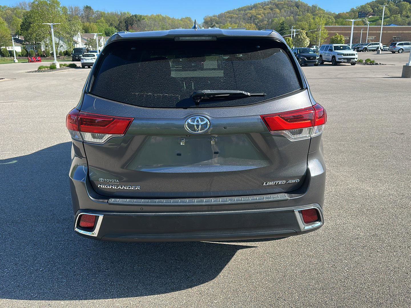 Used 2017 Toyota Highlander Limited AWD/4WD image 4