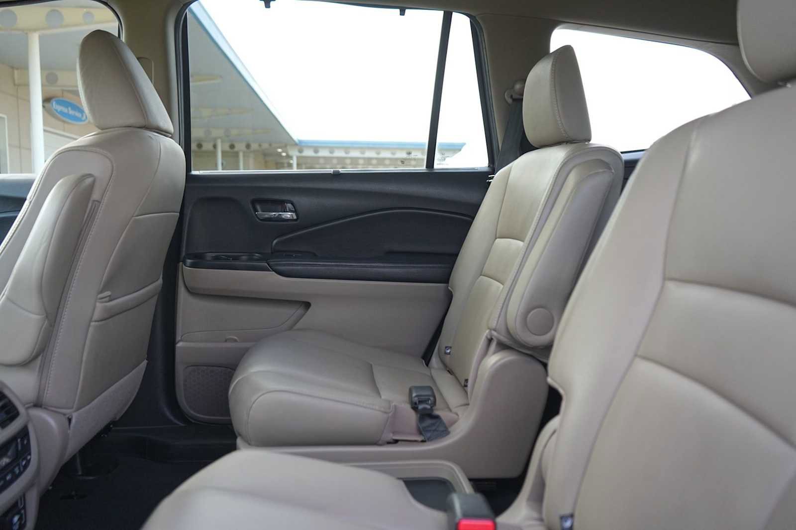 Used 2019 Honda Pilot Touring image 14