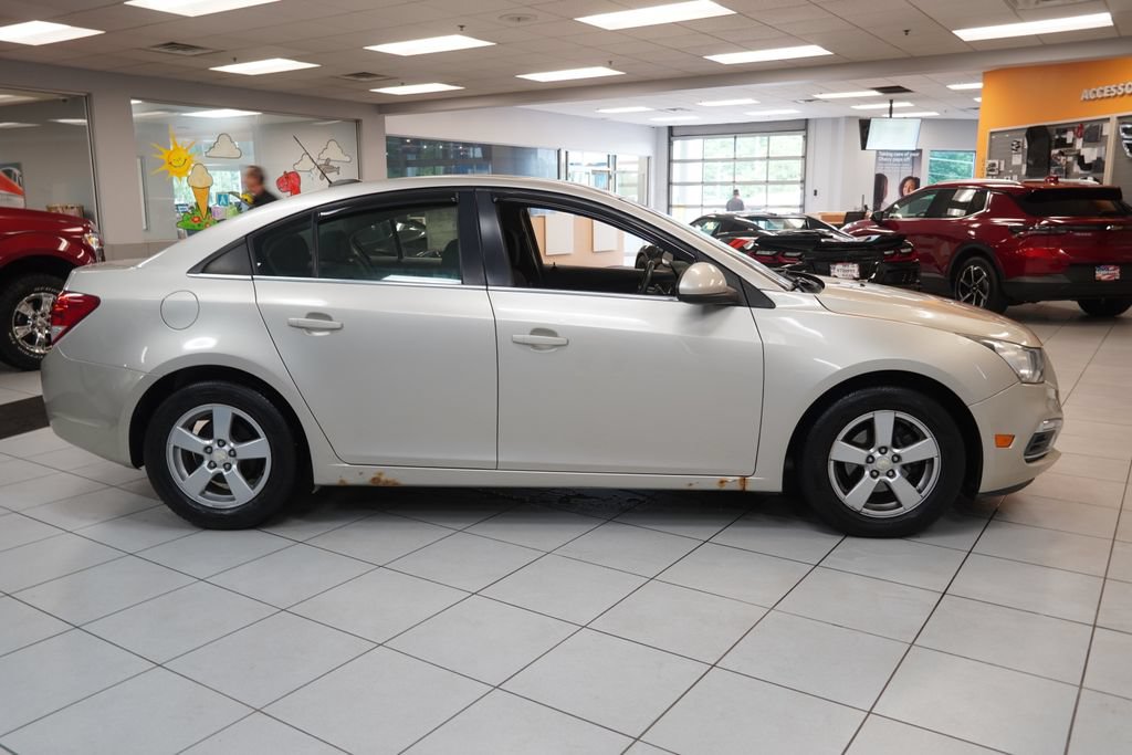 Used 2015 Chevrolet Cruze LT FWD image 12