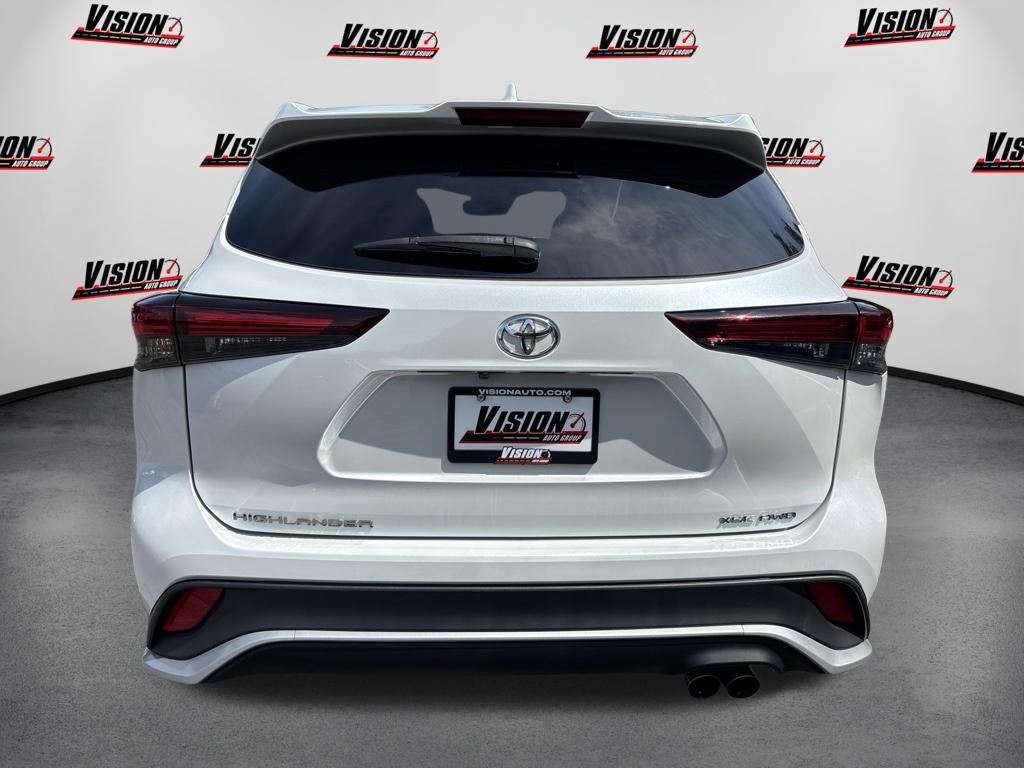 Used 2024 Toyota Highlander XSE AWD/4WD image 6