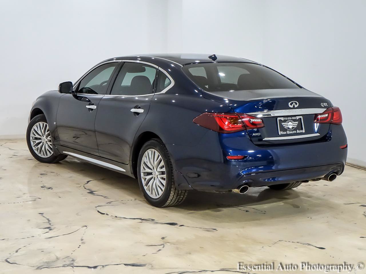 Used 2015 INFINITI Q70 L 3.7 w/ Deluxe Touring Package AWD/4WD image 10
