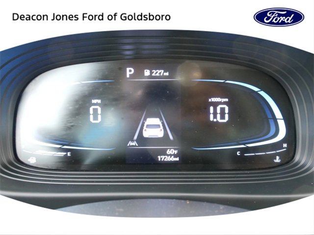 Used 2023 Hyundai Venue SEL image 23