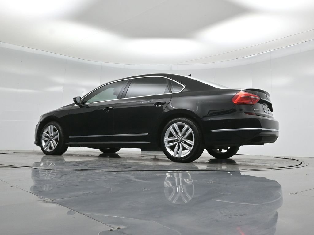 Used 2016 Volkswagen Passat 3.6 SEL Premium image 48