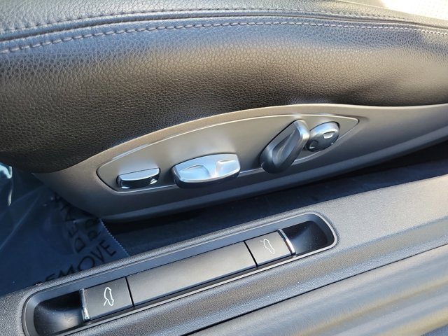 Used 2021 Porsche 718 Boxster image 12