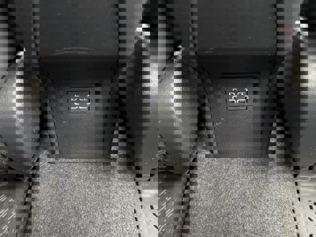 Used 2025 Toyota Prius XLE image 16