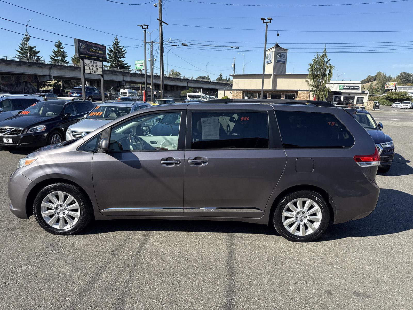 Used 2011 Toyota Sienna Limited image 14