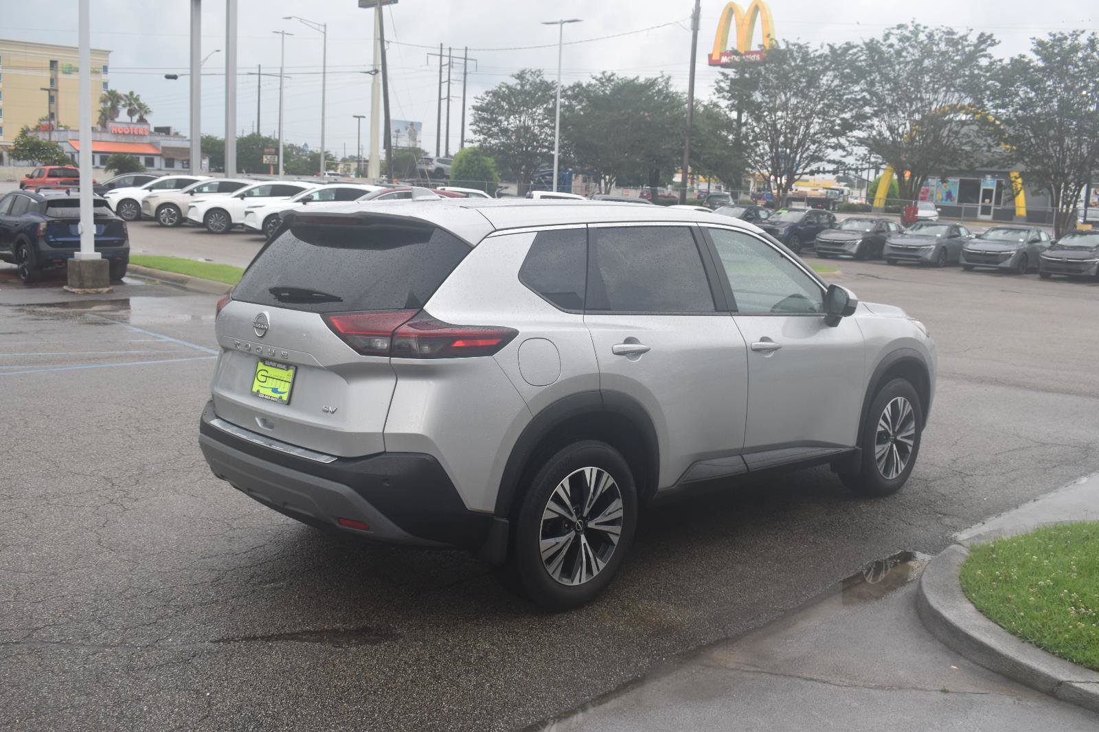 Used 2023 Nissan Rogue SV FWD image 11