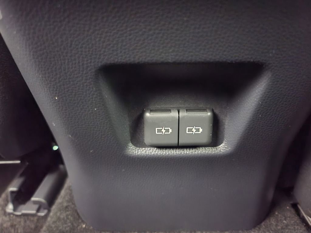 Used 2025 Toyota RAV4 XLE image 42