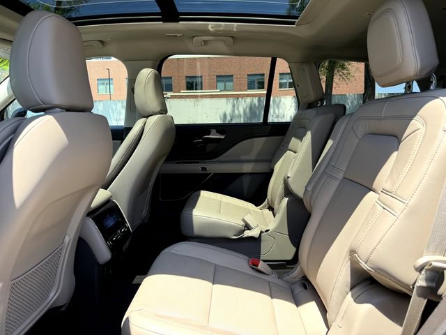 Certified 2023 Lincoln Aviator Black Label w/ Dynamic Handling Package AWD/4WD image 28