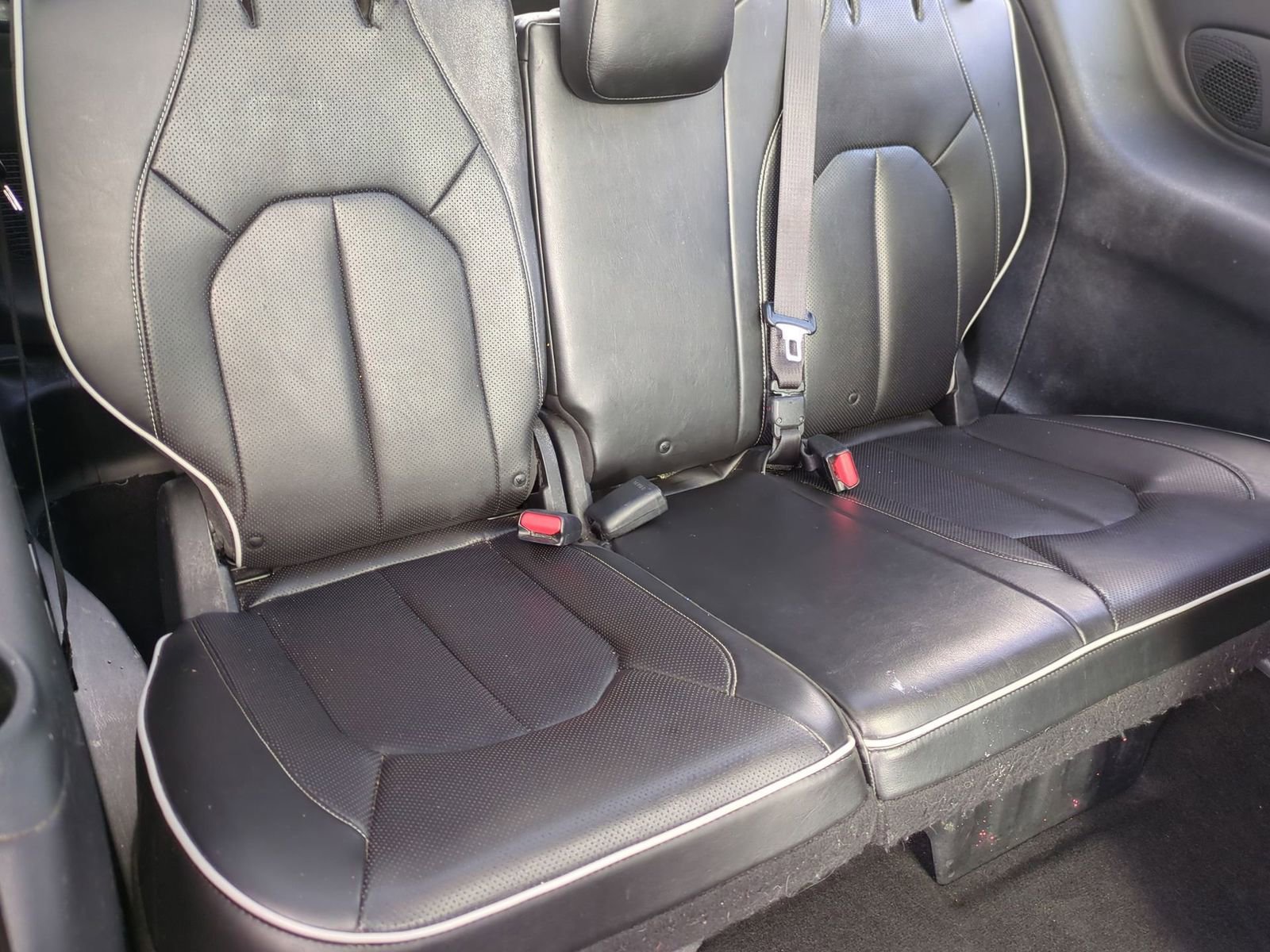 Used 2019 Chrysler Pacifica Limited w/ S Appearance Package image 29