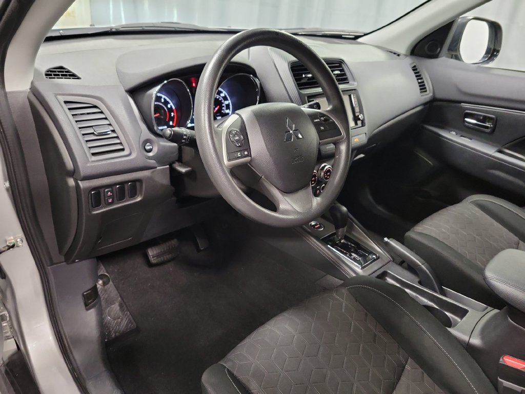 Used 2024 Mitsubishi Outlander Sport ES AWD/4WD image 16