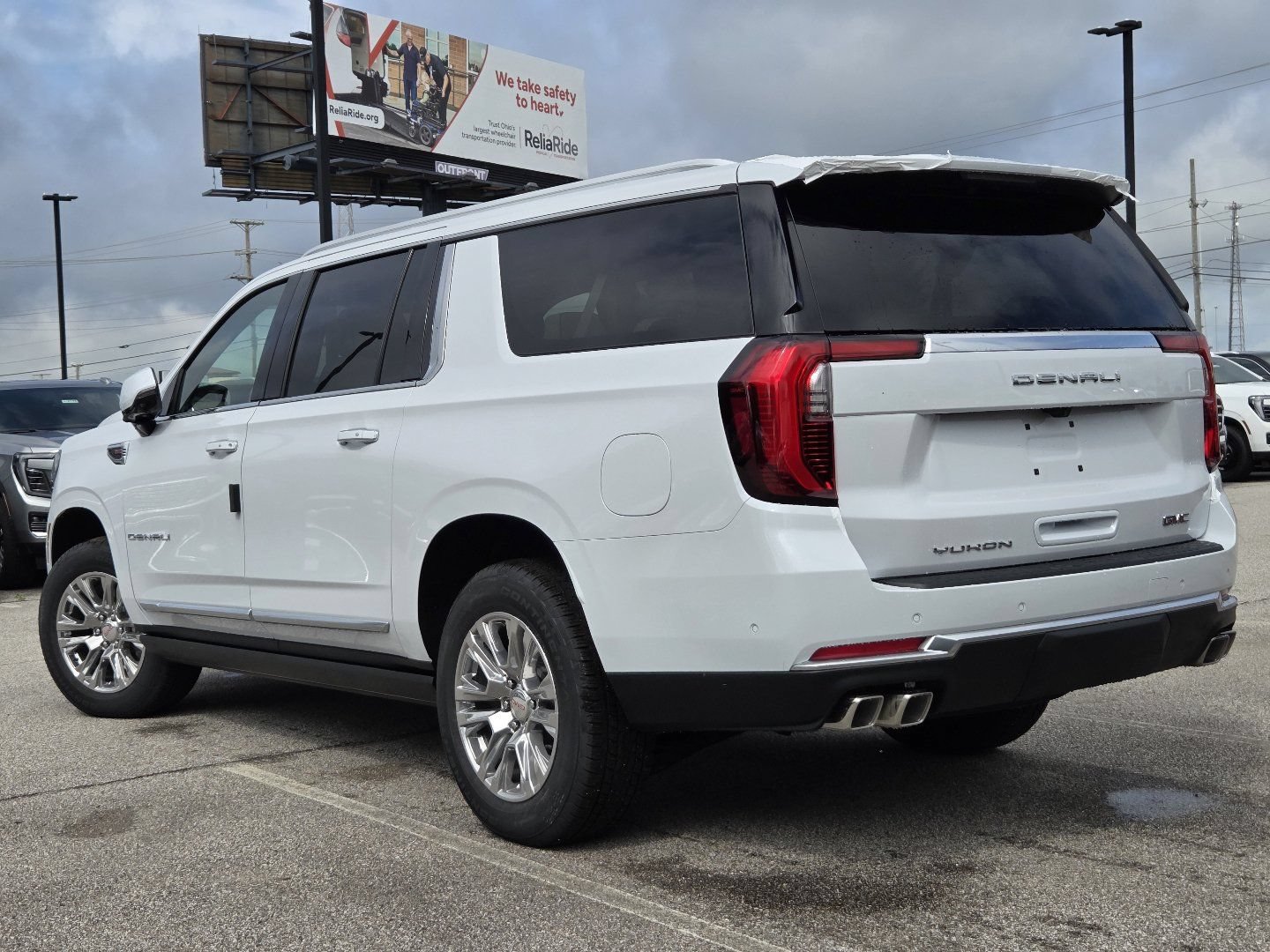 New 2026 GMC Yukon XL Denali w/ Sun & Power Step Package AWD/4WD image 17