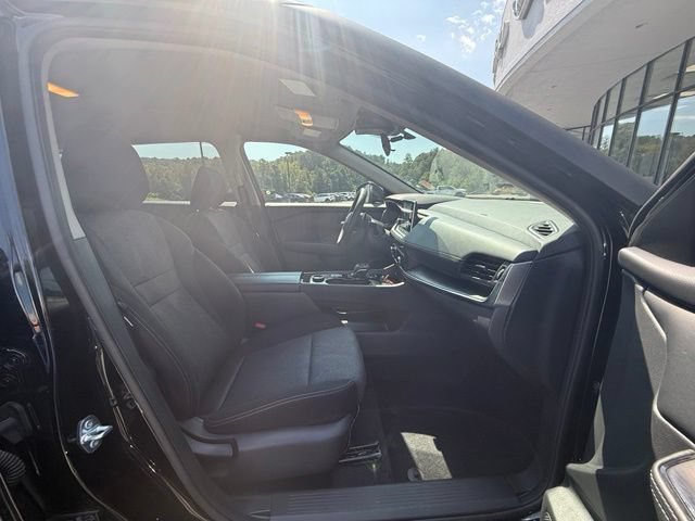 Used 2026 Nissan Rogue SV AWD/4WD image 7