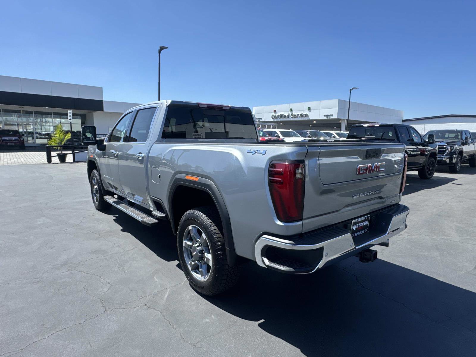 New 2026 GMC Sierra 2500 SLT w/ SLT Premium Package image 7