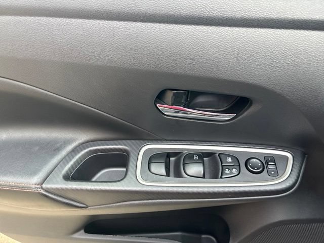 Used 2021 Nissan Versa SR FWD image 20