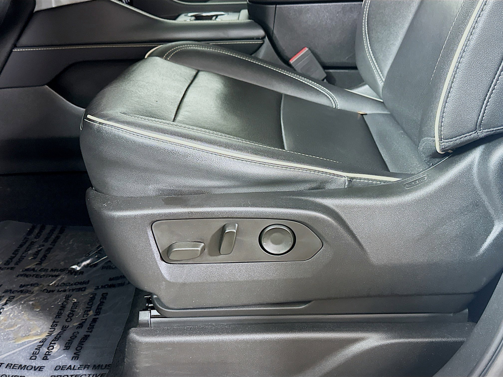 Used 2023 Chevrolet Suburban Premier image 20