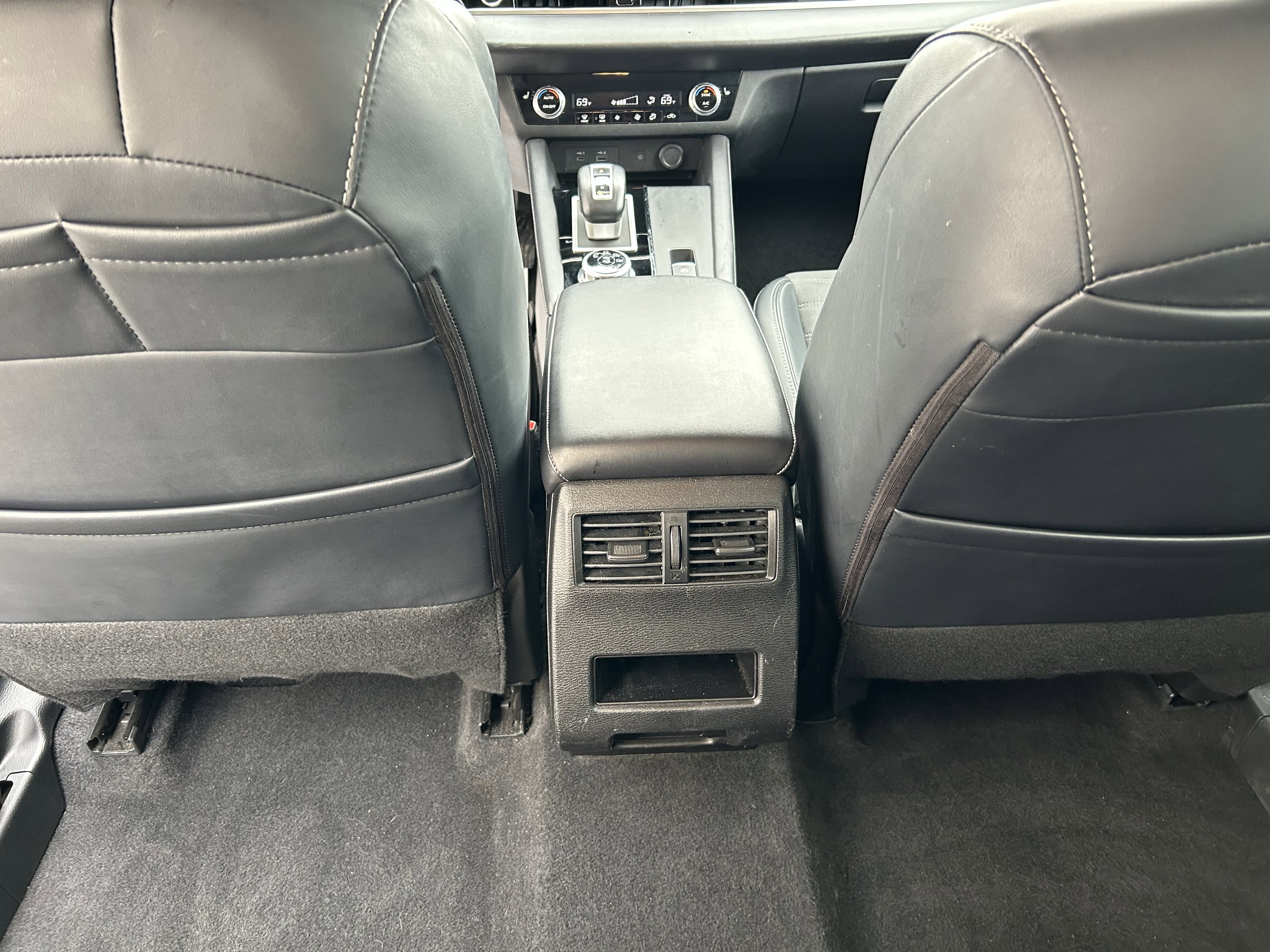 Used 2024 Mitsubishi Outlander SE image 19