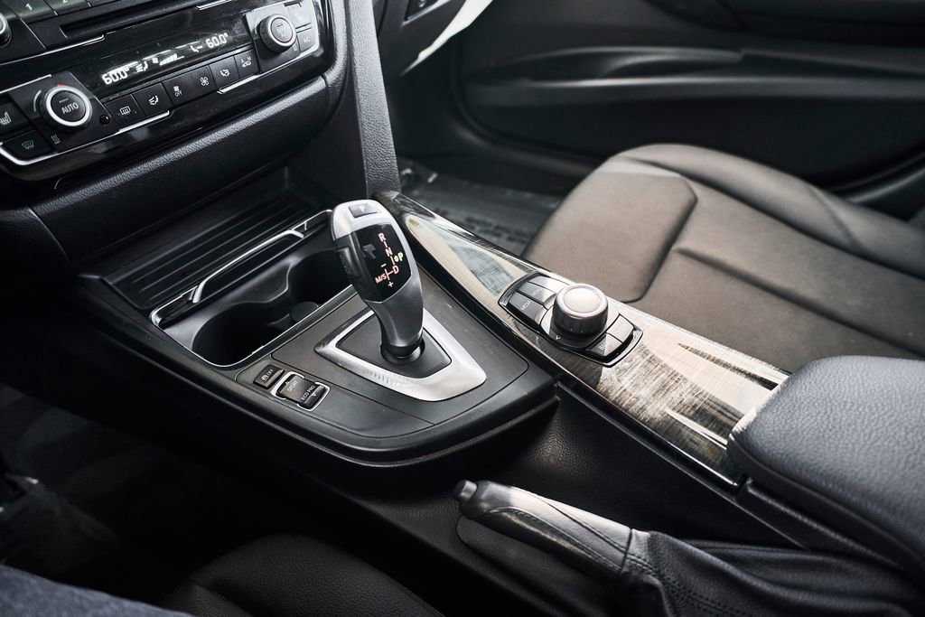 Used 2018 BMW 320i Sedan image 36