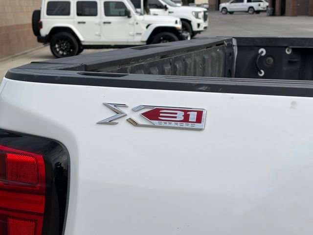 Used 2024 GMC Sierra 3500 SLE w/ SLE Convenience Package image 10