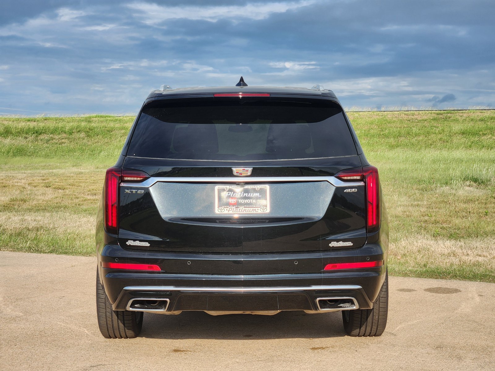 Used 2023 Cadillac XT6 Premium Luxury FWD image 8