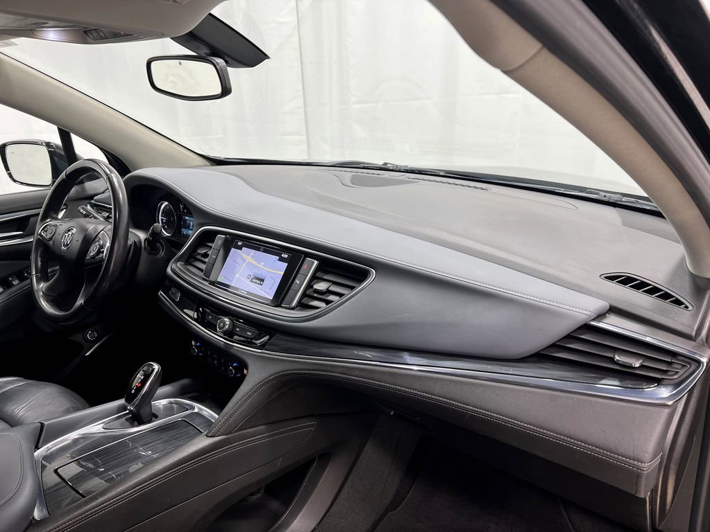 Used 2018 Buick Enclave Essence image 19