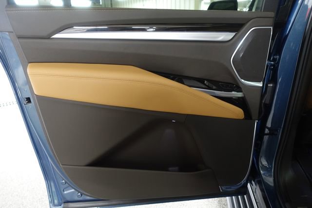 New 2026 Cadillac Escalade ESV Luxury w/ LPO, Radiant Package image 20