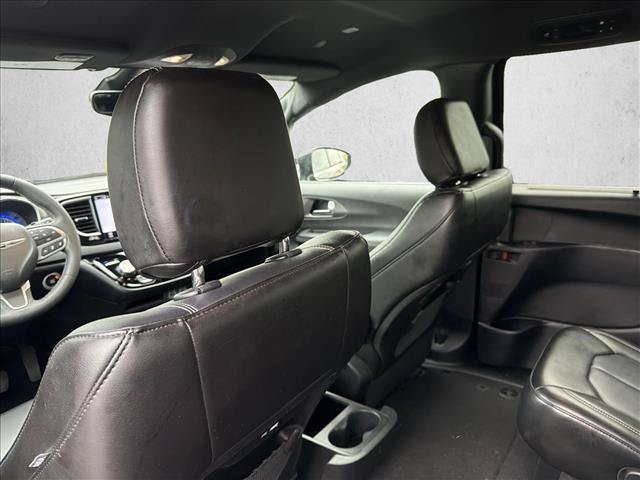 Used 2025 Chrysler Pacifica Select FWD image 23