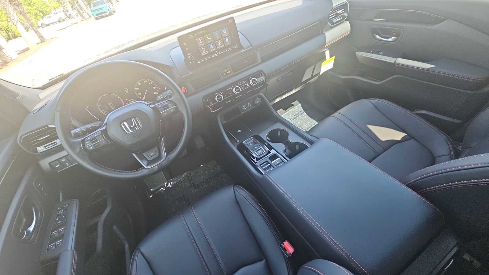 Certified 2025 Honda Pilot TrailSport image 23